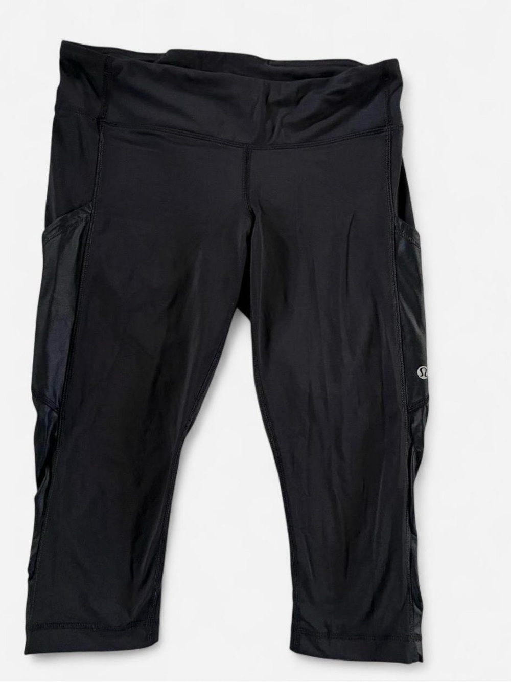 Lululemon Black Cut The Crop Leggings with pockets size 8